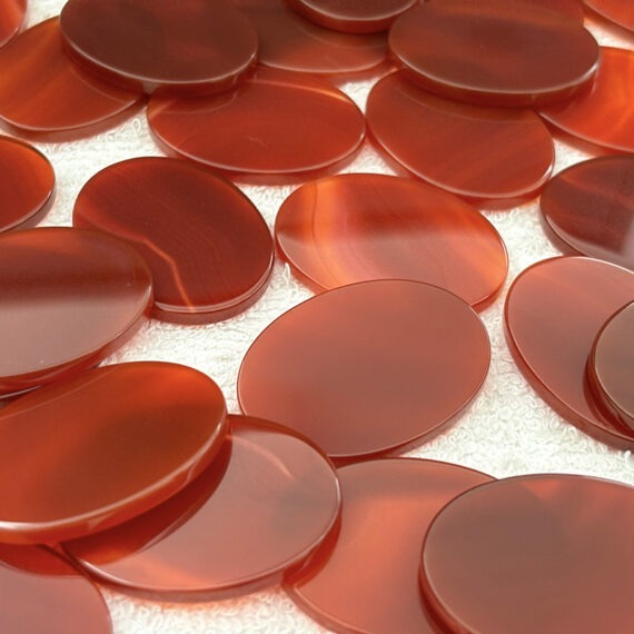 30x40mm red agate ovals (5)
