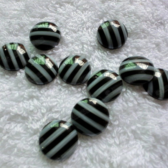 12mm mother of pearl + Black onyx mosaic round cabochon