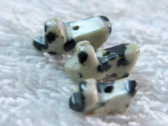 Natural mottled stone carving beads
