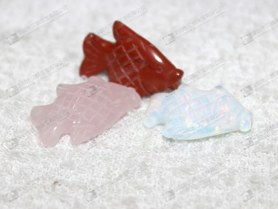 Wholesale carved gemstone fishes 魚雕件