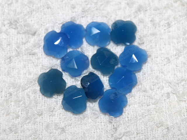 Blue agate faceted clover shaped gemstone loose beads wholesale