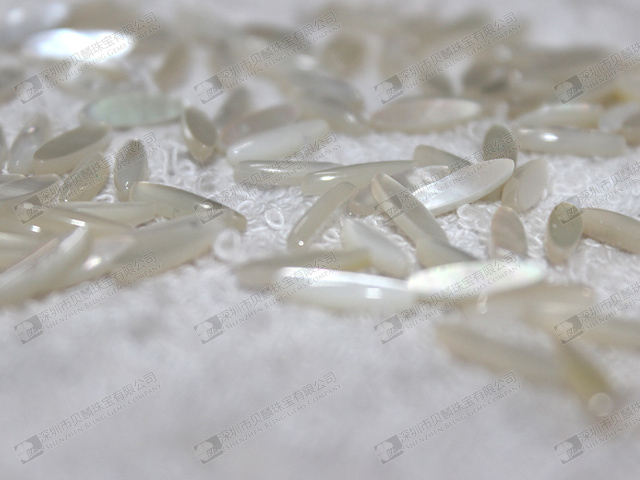 White MOP oval cabochons