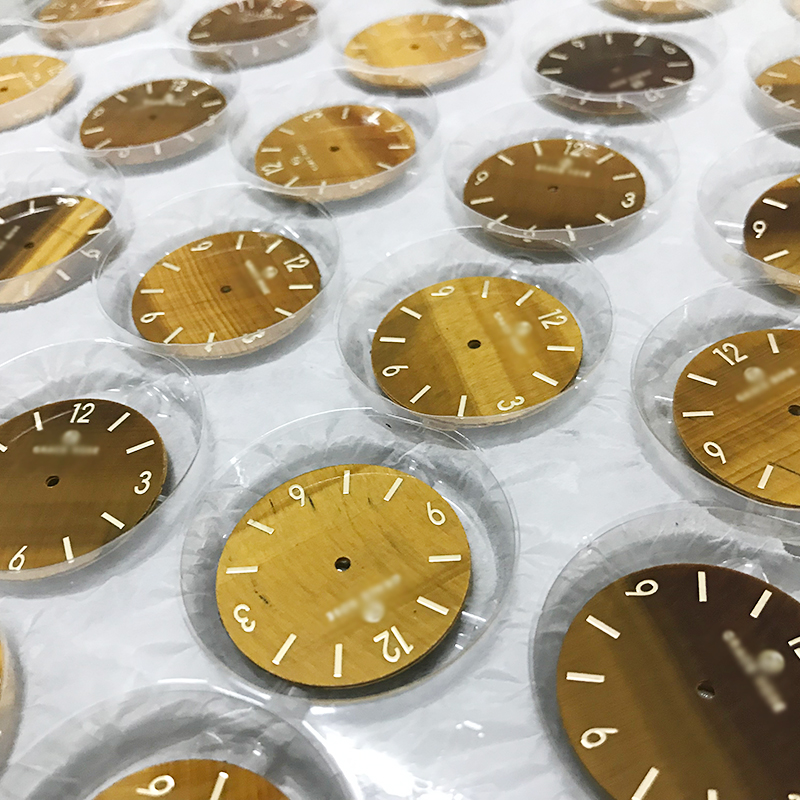 Tiger eye dials