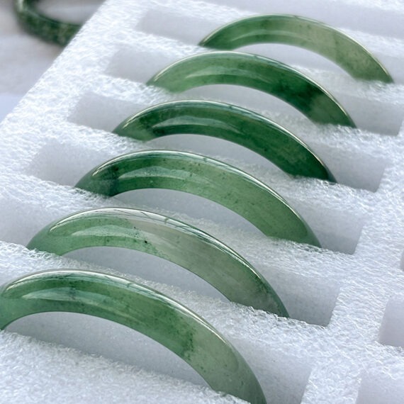 Green Strawberry Quartz Fashion Bangles